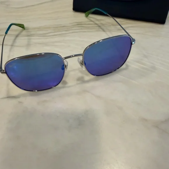 Maui Jim Silver Frame Lipine Sunglasses with Blue Mirrored Lenses - Picture 5 of 5